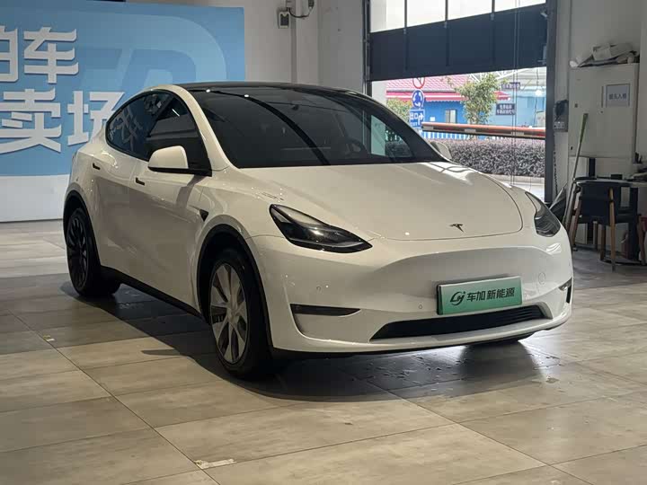 Фото 3 - Tesla Model Y