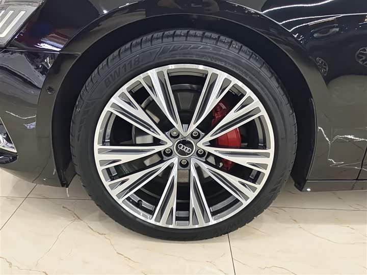 Фото 8 - Audi A6L