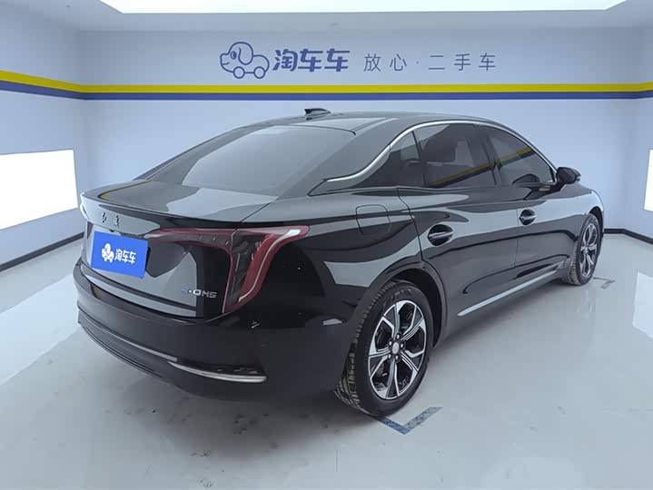 Фото 3 - Hongqi E-QM5
