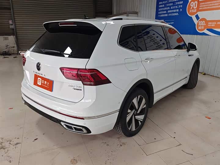 Фото 2 - Volkswagen Tiguan L Pro