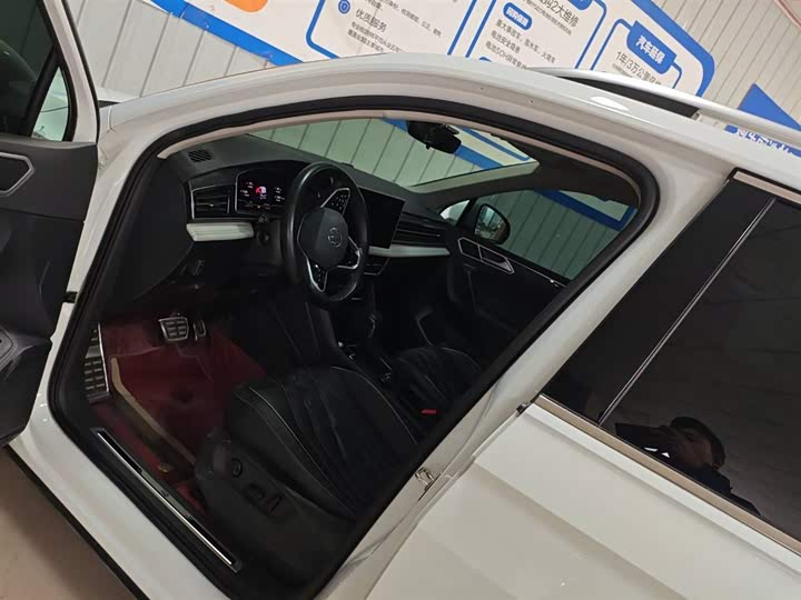 Фото 6 - Volkswagen Tiguan L Pro