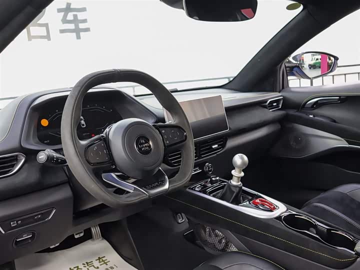 Фото 8 - Lotus Emira