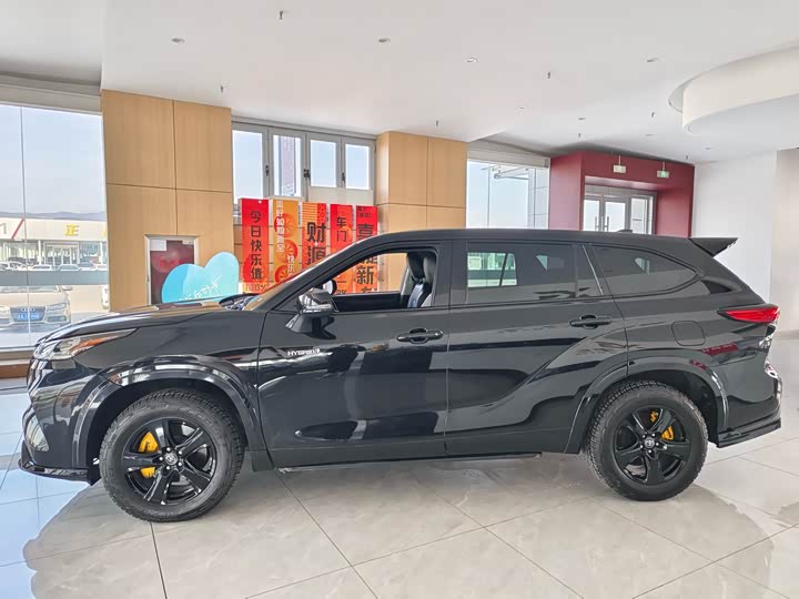 Фото 2 - Toyota Highlander