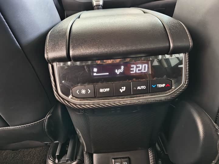 Фото 7 - Toyota Highlander