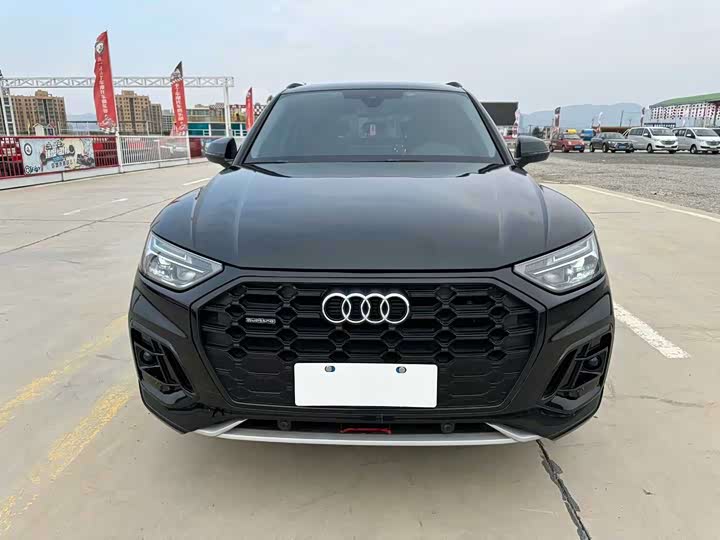Фото 2 - Audi Q5L