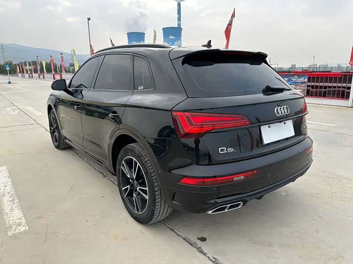 Фото 4 - Audi Q5L