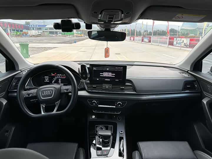 Фото 8 - Audi Q5L