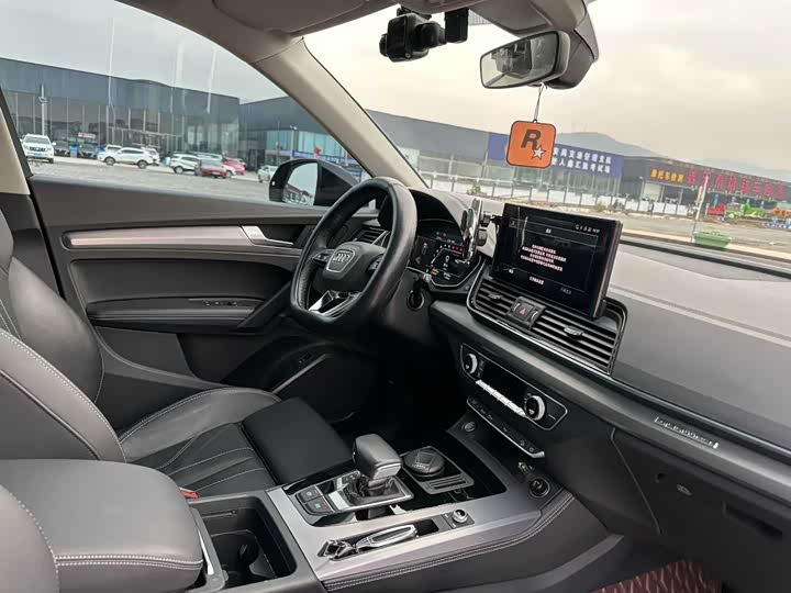 Фото 9 - Audi Q5L