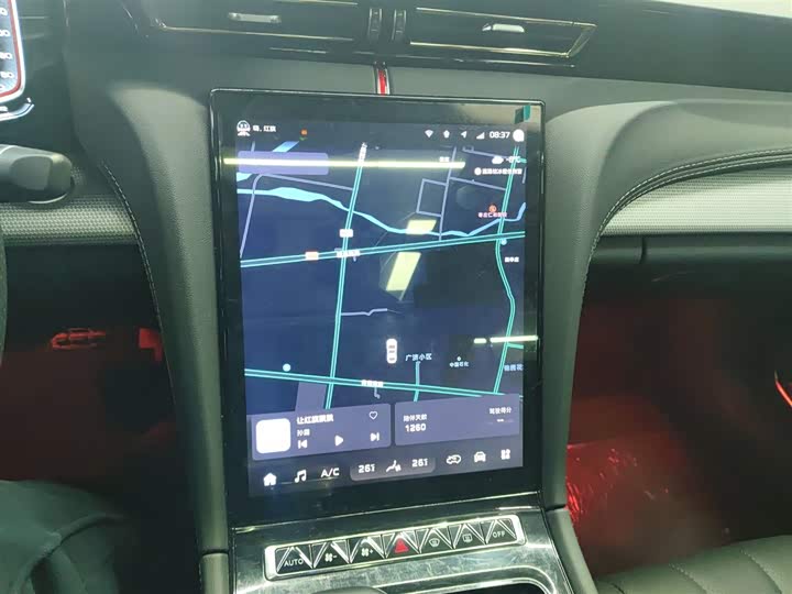 Фото 8 - Hongqi H5