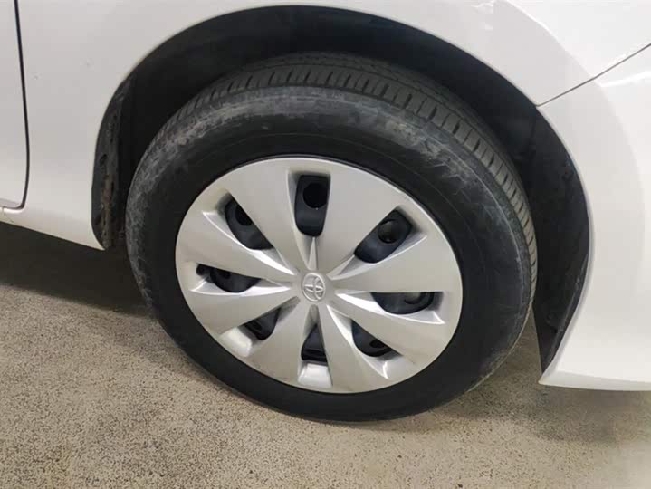 Фото 6 - Toyota Yaris L