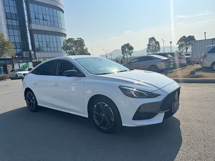 Фото 3 - MG Motor 5