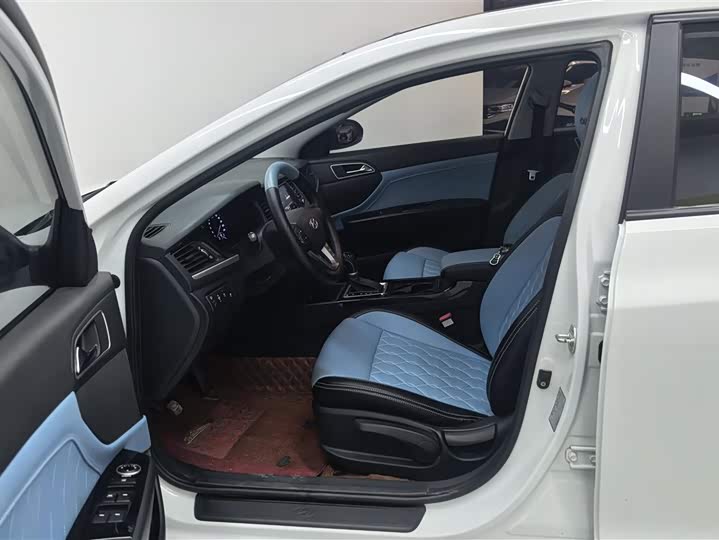 Фото 9 - Hyundai Mistra