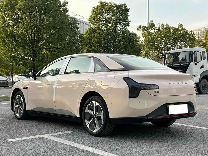 Фото 4 - XPeng Mona M03