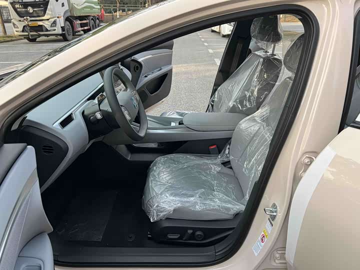 Фото 7 - XPeng Mona M03