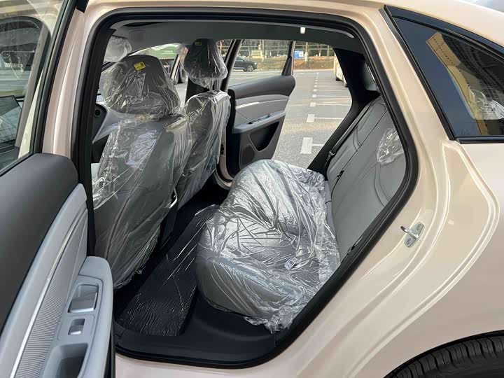 Фото 8 - XPeng Mona M03