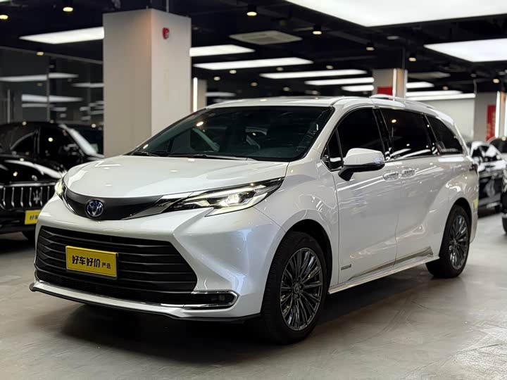 Фото 3 - Toyota Sienna