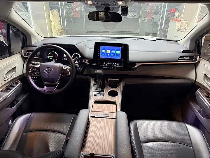 Фото 5 - Toyota Sienna