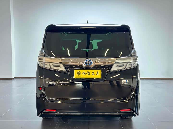 Фото 2 - Toyota Vellfire