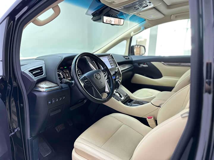 Фото 4 - Toyota Vellfire