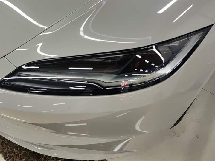 Фото 5 - Tesla Model 3
