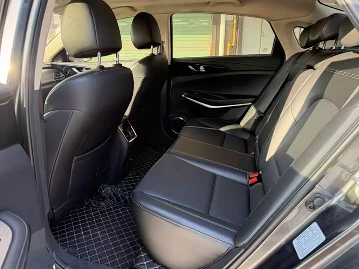 Фото 6 - Changan Raeton CC