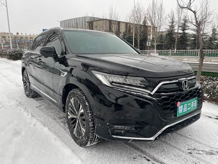 Фото 3 - Honda UR-V