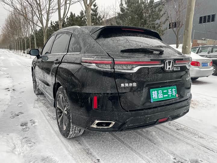 Фото 6 - Honda UR-V