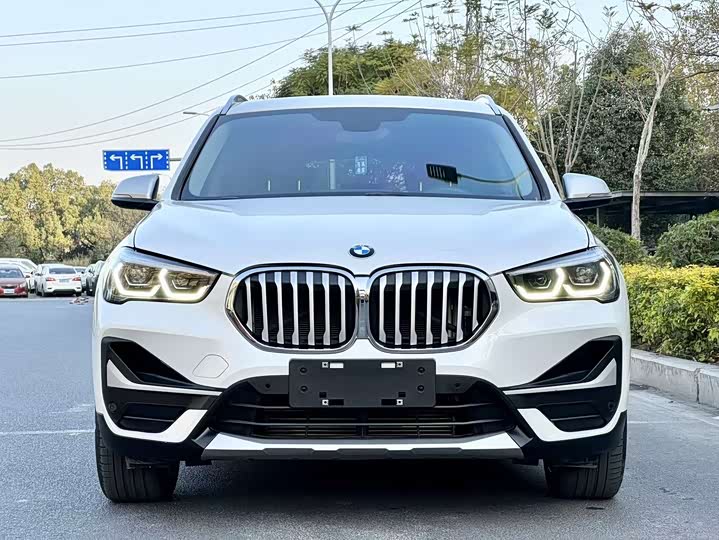 Фото 2 - BMW X1