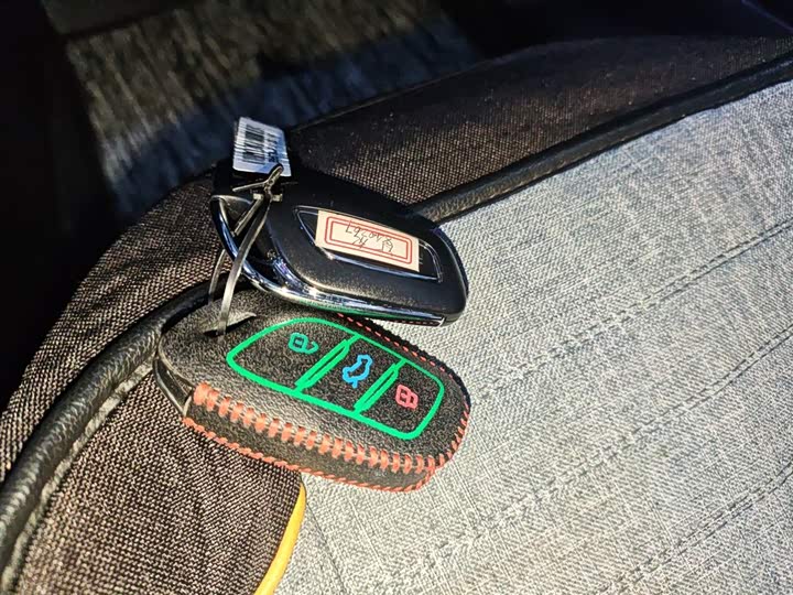 Фото 9 - Roewe i5