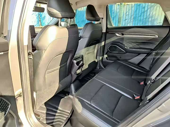 Фото 6 - Geely Emgrand