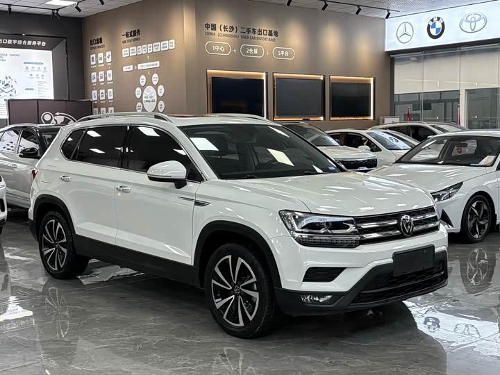 Фото 3 - Volkswagen Tharu