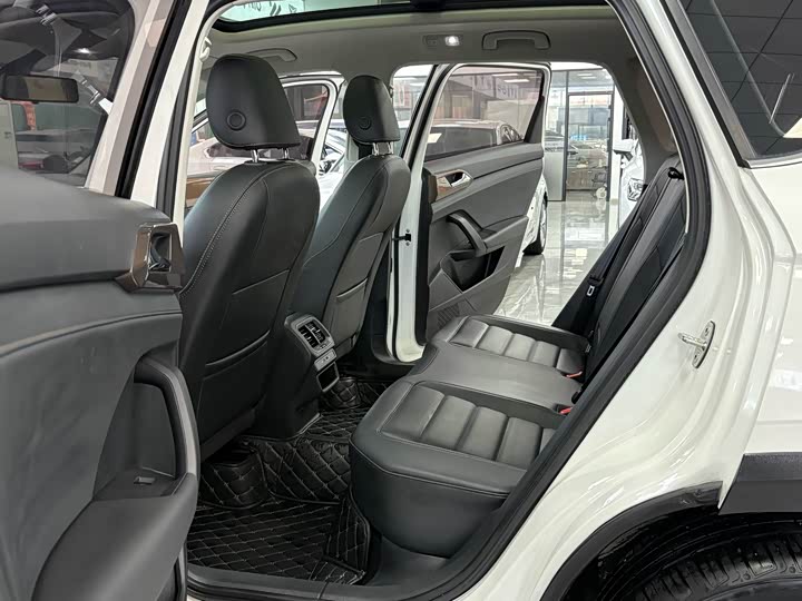 Фото 7 - Volkswagen Tharu