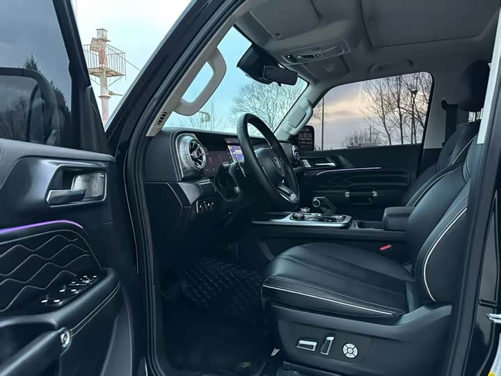 Фото 4 - Tank 300