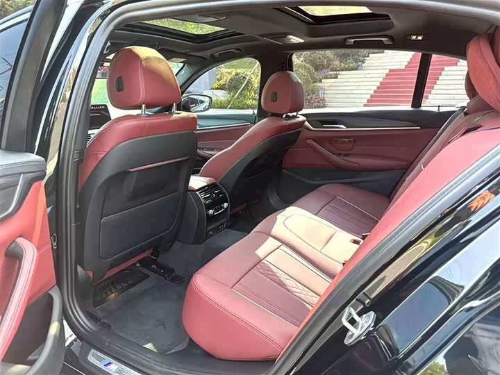 Фото 6 - BMW 5 Series