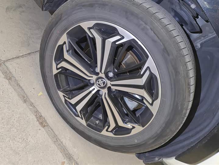 Фото 6 - Toyota RAV4 Hybrid