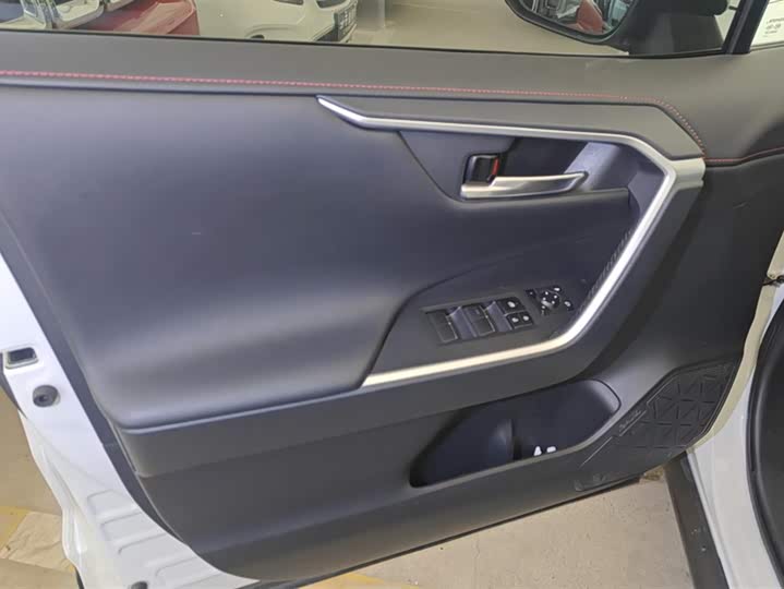 Фото 7 - Toyota RAV4 Hybrid