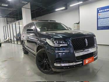 Фото 2 - Lincoln Navigator