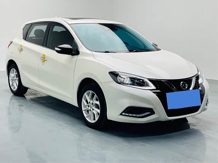 Фото 3 - Nissan Tiida