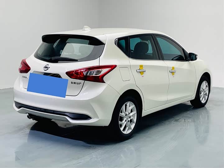 Фото 6 - Nissan Tiida