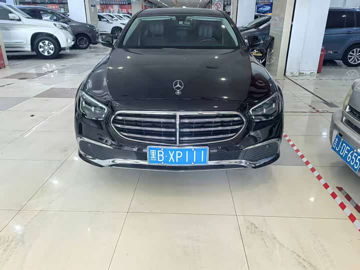 Фото 2 - Mercedes-Benz E-Class