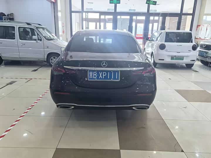 Фото 3 - Mercedes-Benz E-Class