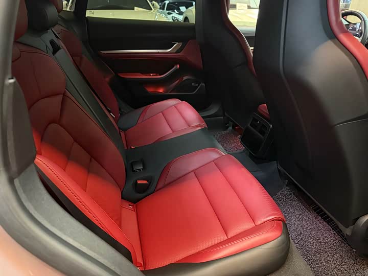 Фото 5 - Porsche Taycan