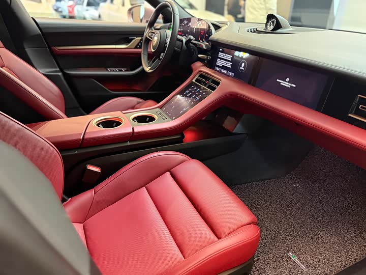 Фото 6 - Porsche Taycan