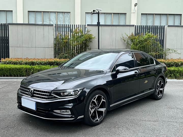 Фото 1 - Volkswagen Magotan