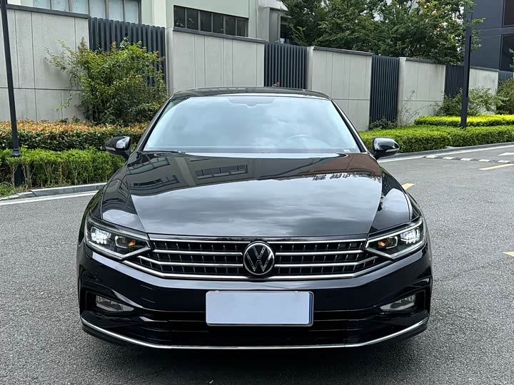 Фото 2 - Volkswagen Magotan