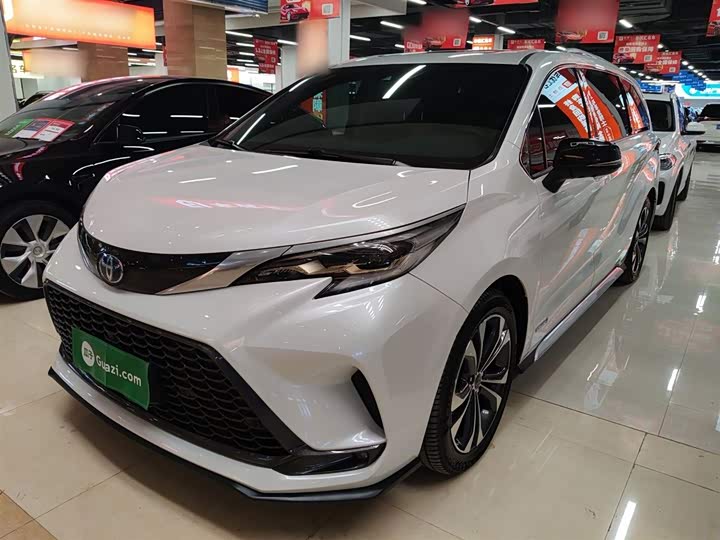 Фото 2 - Toyota Granvia