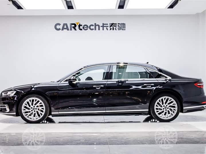 Фото 3 - Audi A8