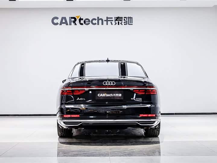 Фото 5 - Audi A8