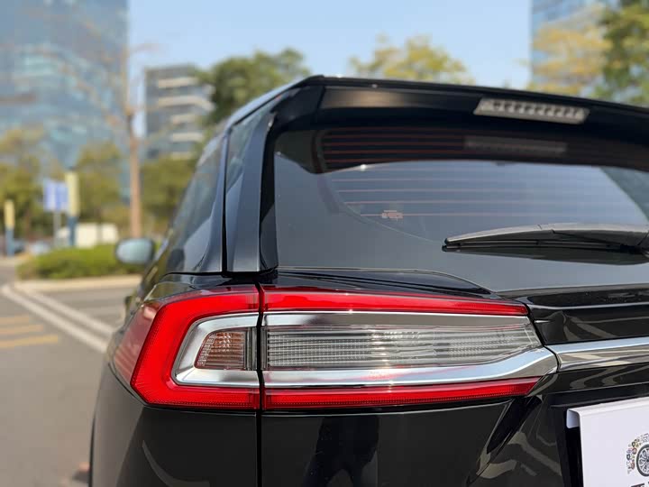 Фото 9 - Toyota Wildlander