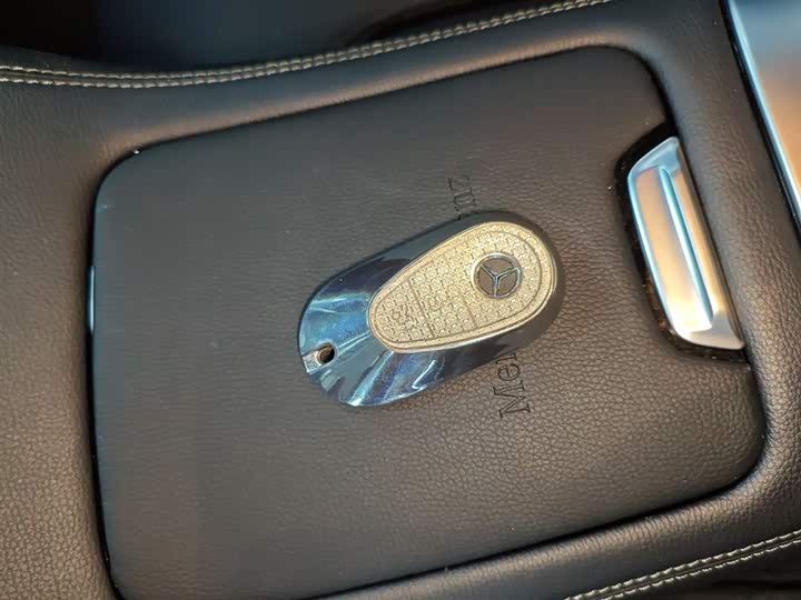 Фото 9 - Mercedes-Benz C-Class